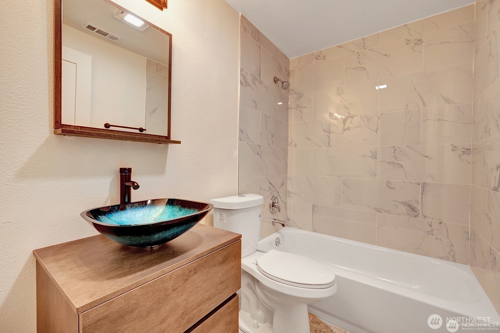 8801 NE 140th Place , Kirkland, WA 98034