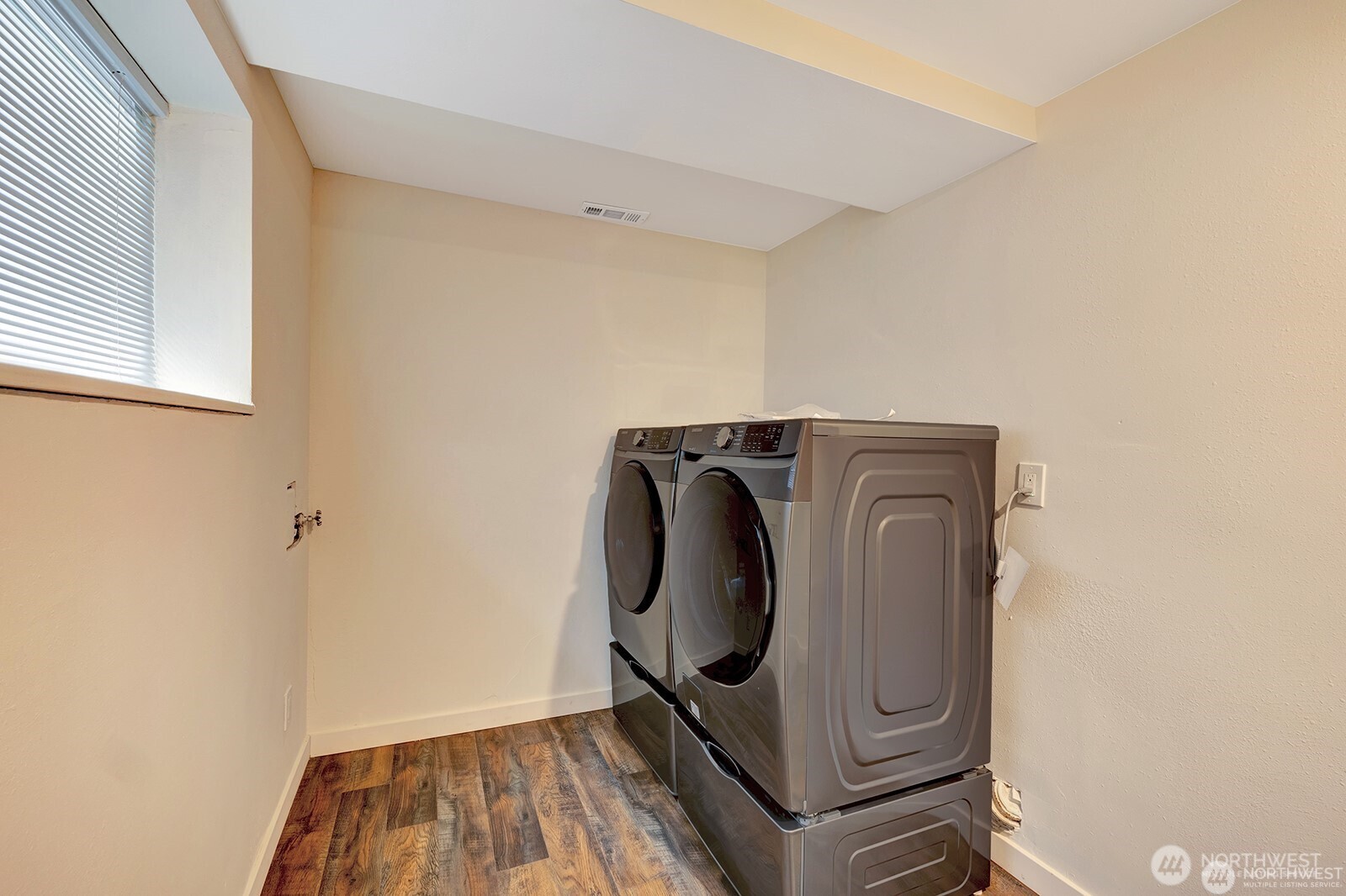 8801 NE 140th Place , Kirkland, WA 98034