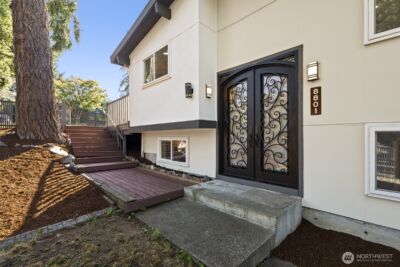 8801 NE 140th Place , Kirkland, WA 98034 - Photo 2