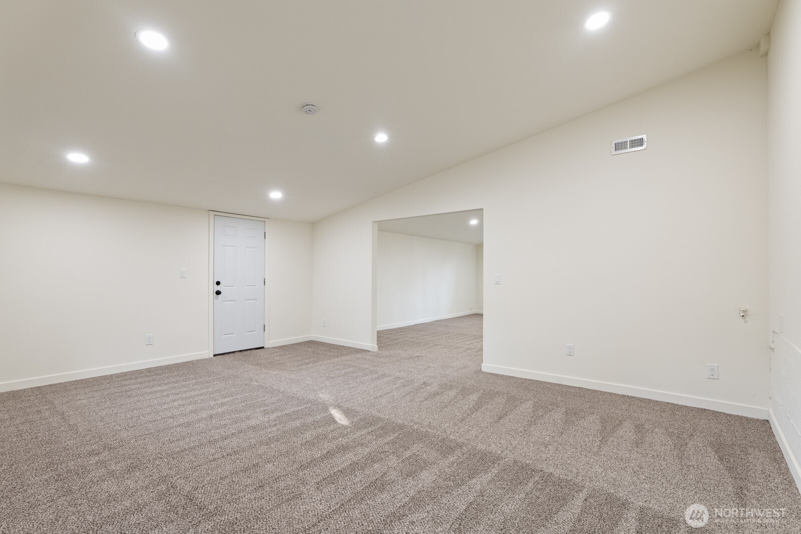 8801 NE 140th Place , Kirkland, WA 98034