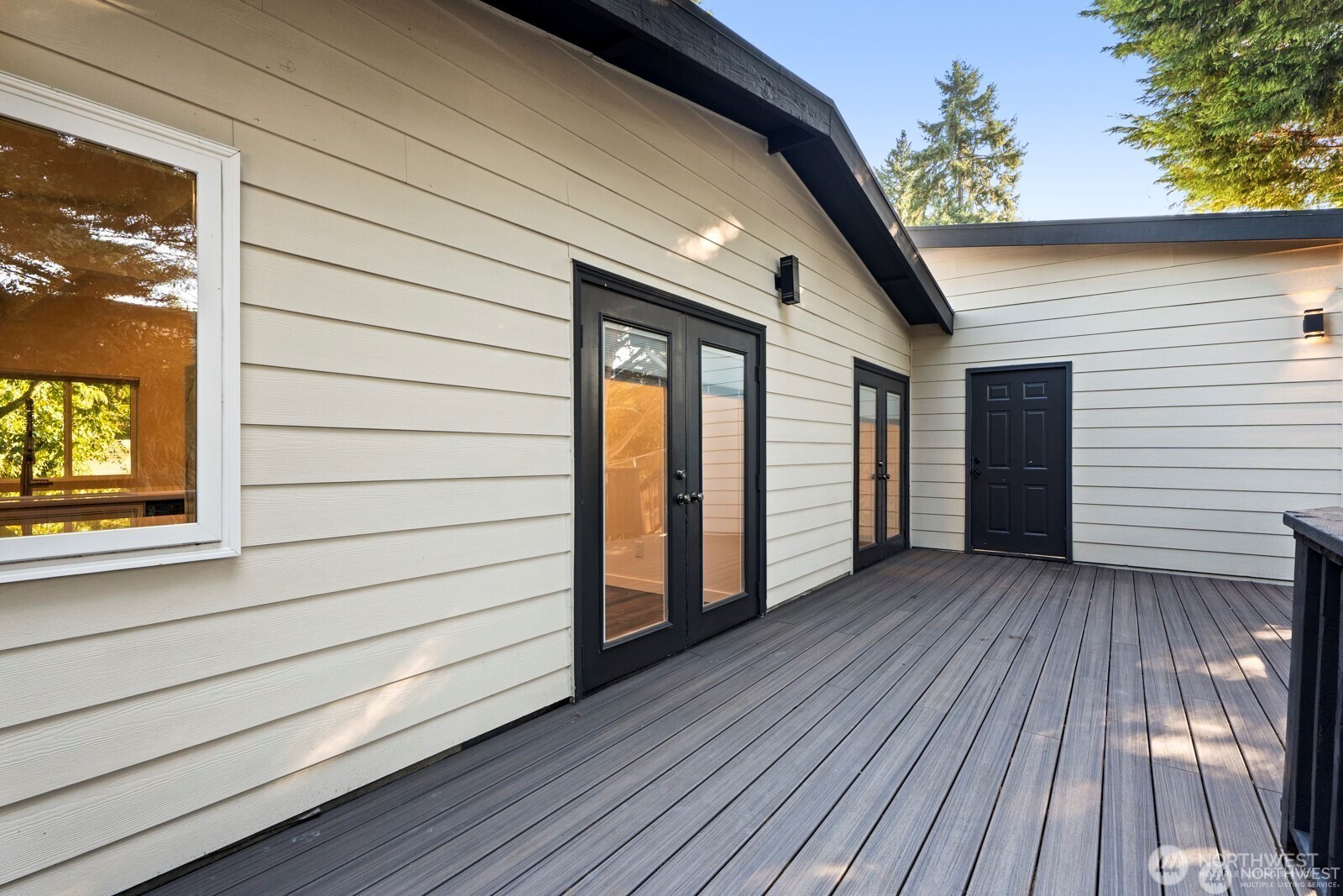 8801 NE 140th Place , Kirkland, WA 98034