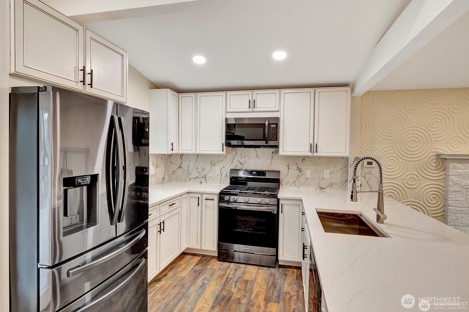 8801 NE 140th Place , Kirkland, WA 98034