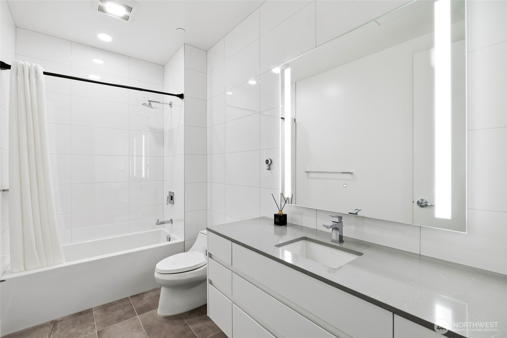 10232 NE 10th Street #1607, Bellevue, WA 98004