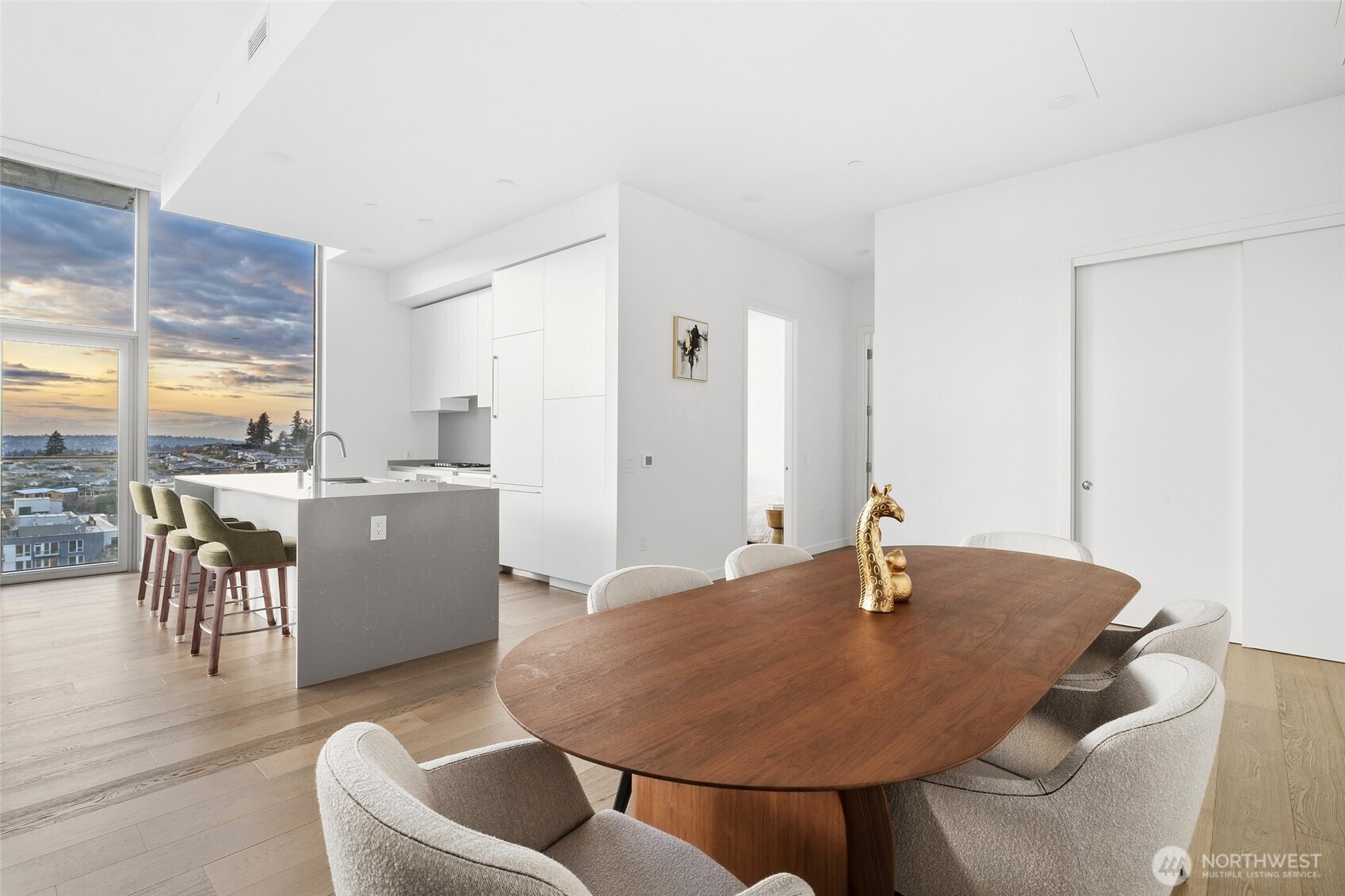 10232 NE 10th Street #1607, Bellevue, WA 98004