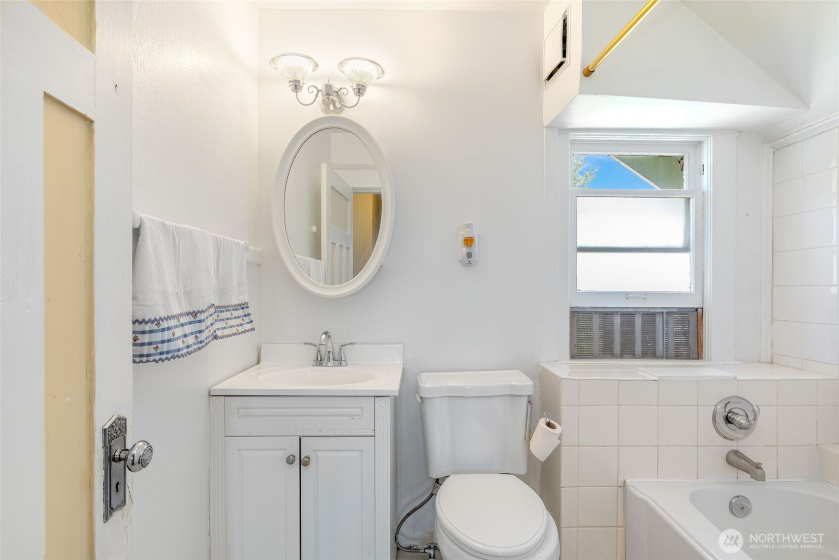 3836 Letitia Avenue S, Seattle, WA 98118