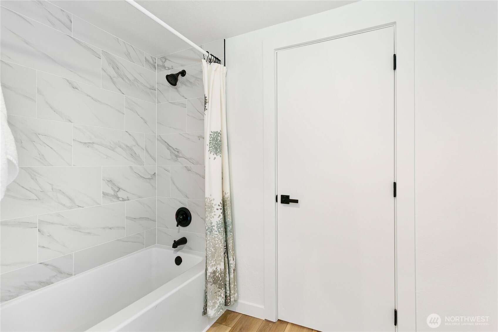 8021 NE Eglon Road , Kingston, WA 98346