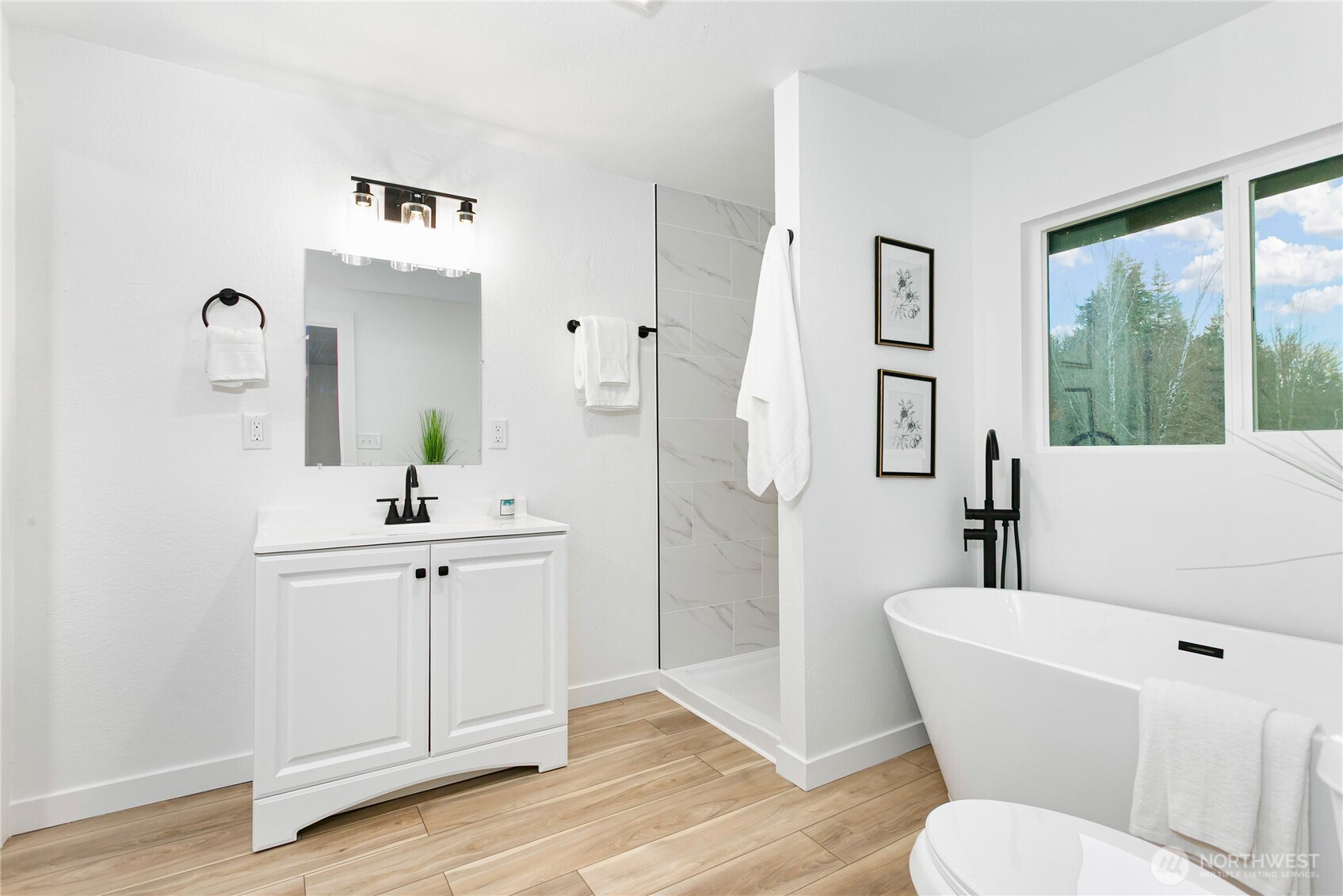 8021 NE Eglon Road , Kingston, WA 98346