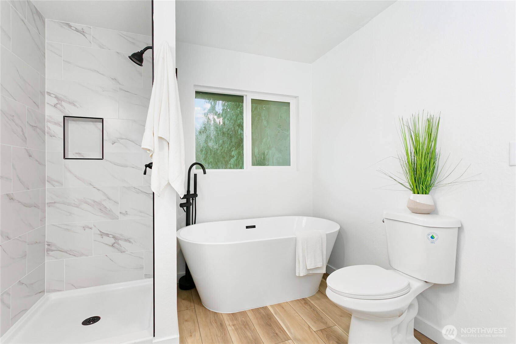 8021 NE Eglon Road , Kingston, WA 98346