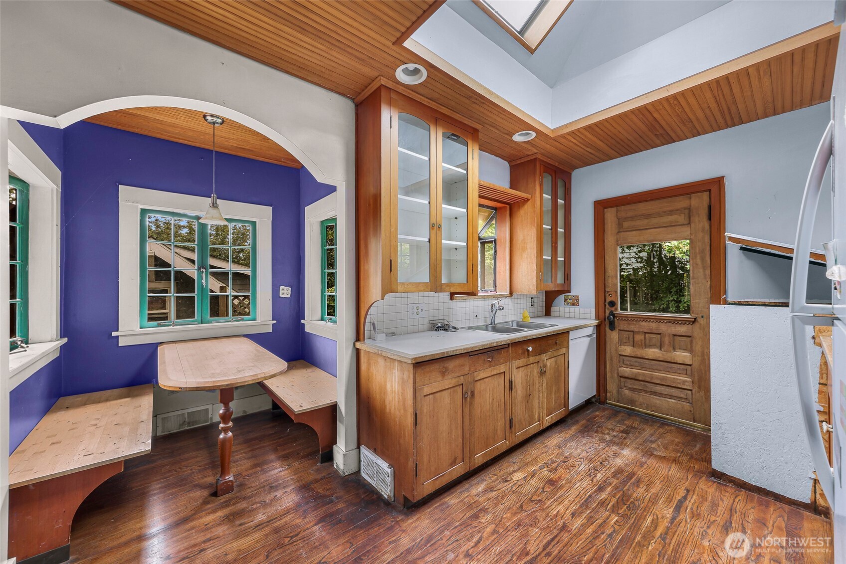 801 Newton Street , Seattle, WA 98109