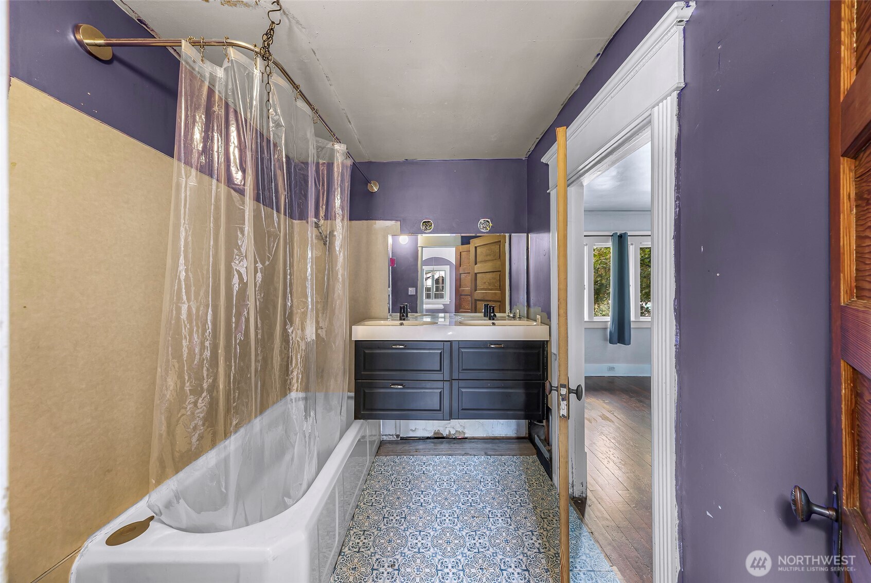 801 Newton Street , Seattle, WA 98109