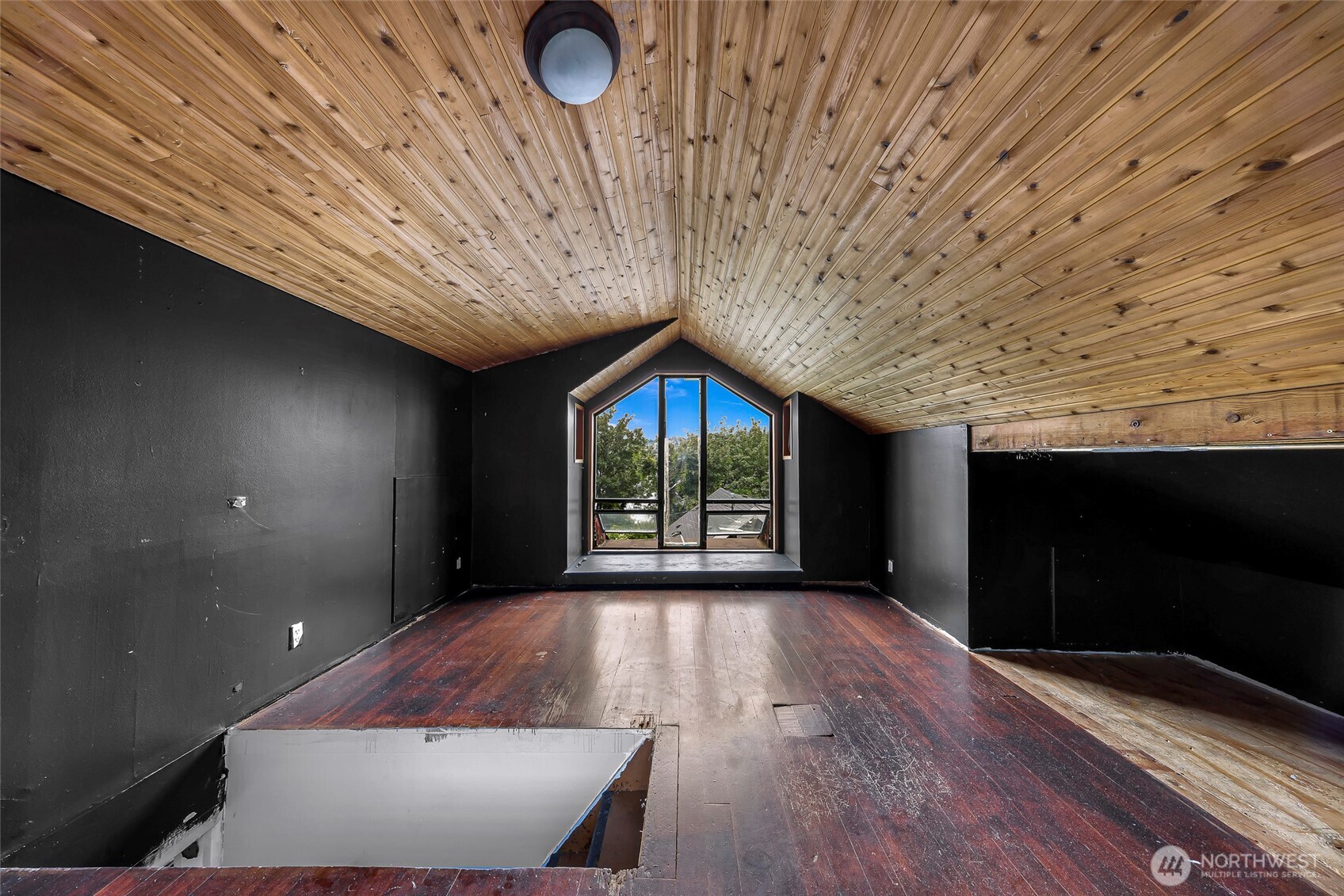 801 Newton Street , Seattle, WA 98109