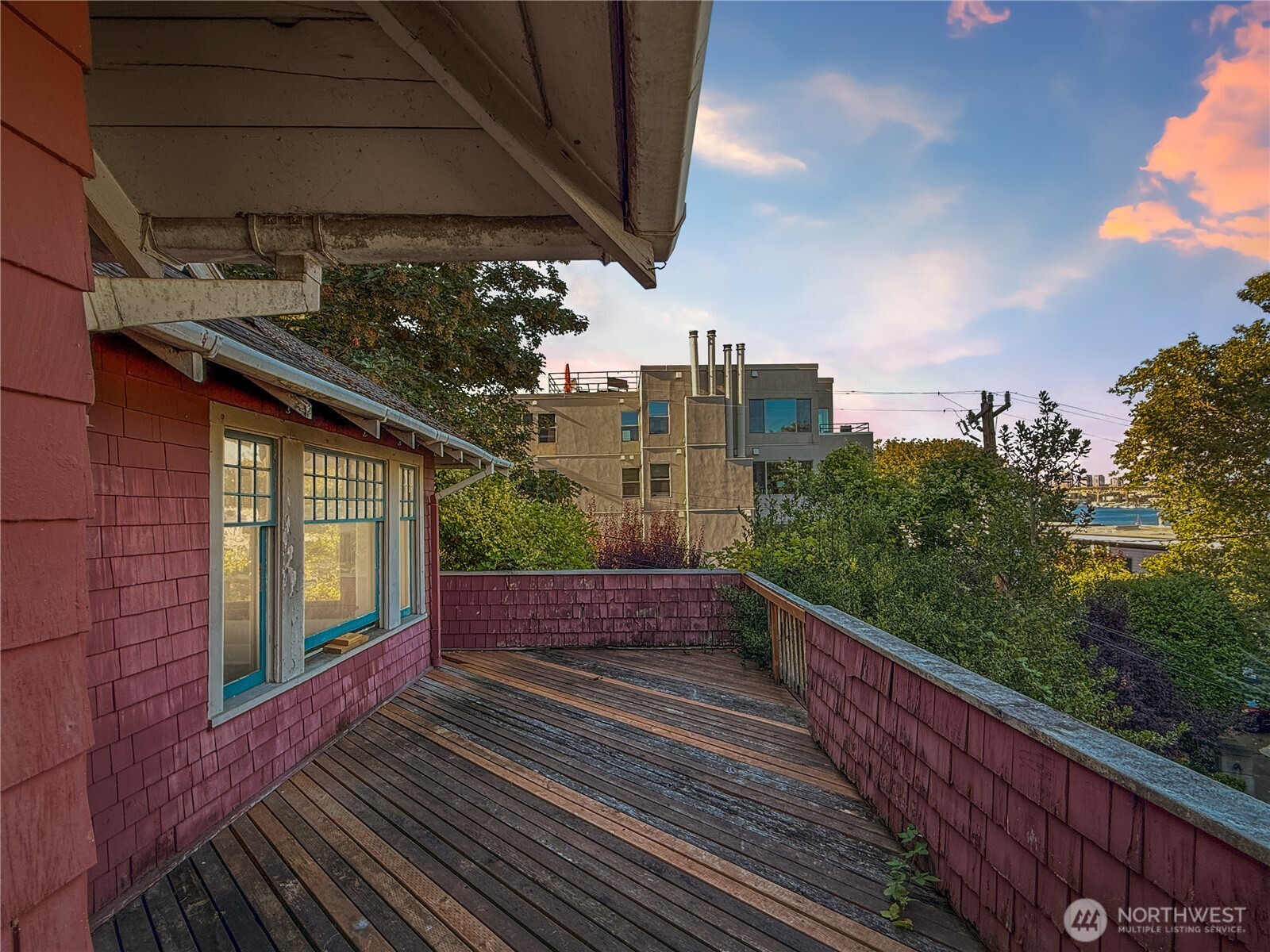 801 Newton Street , Seattle, WA 98109