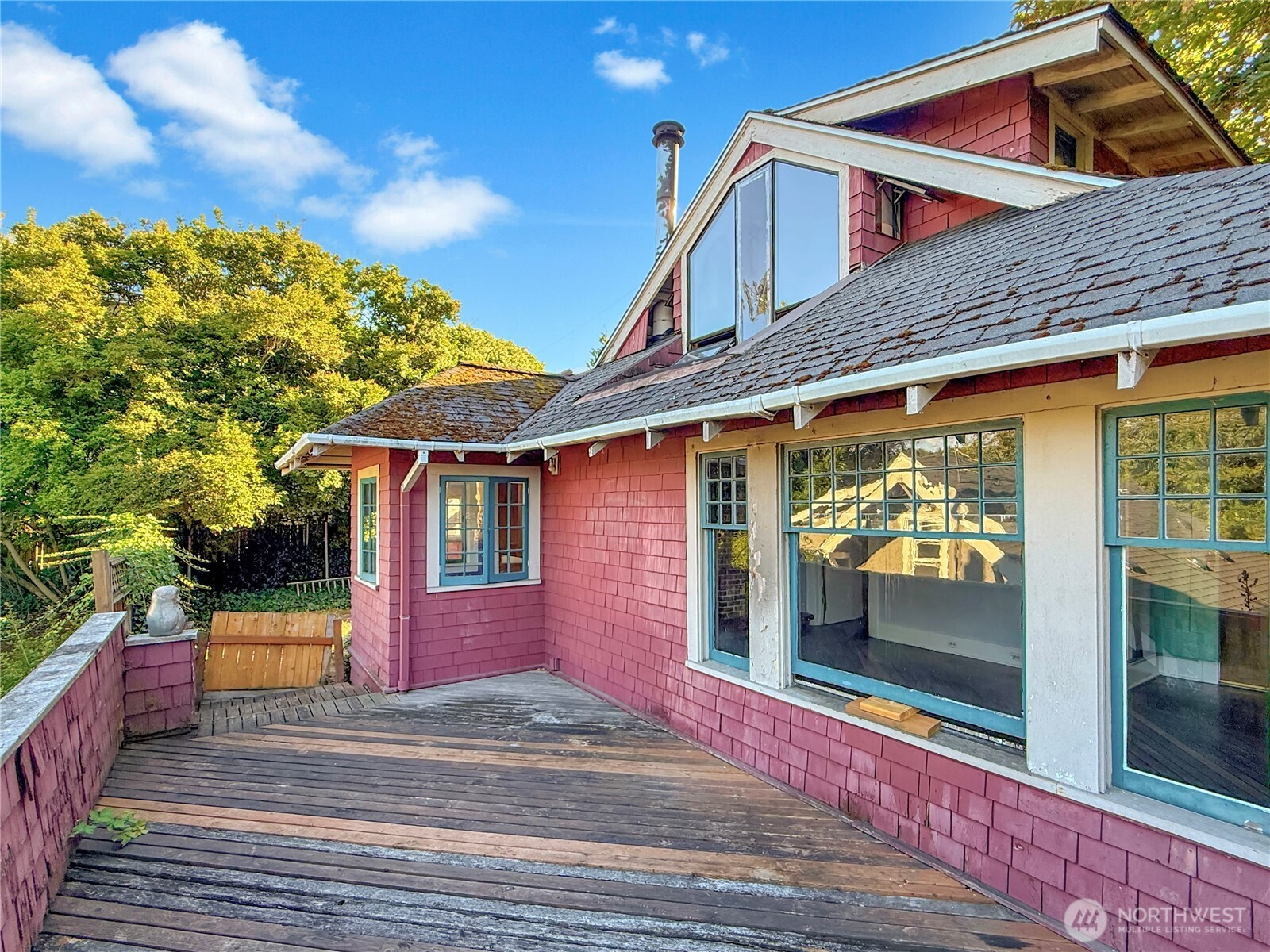 801 Newton Street , Seattle, WA 98109