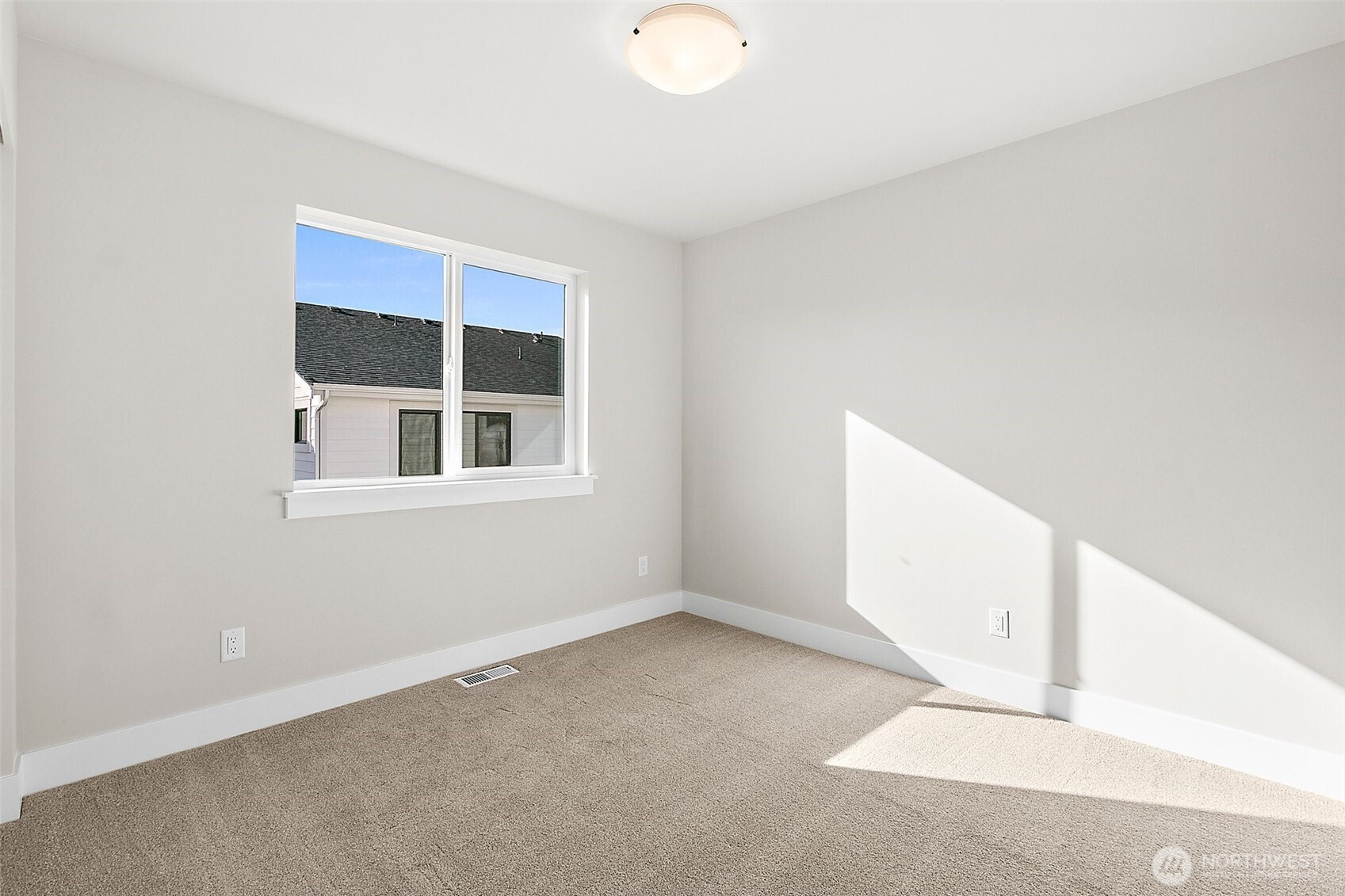 14228 SE 284th Place , Kent, WA 98042