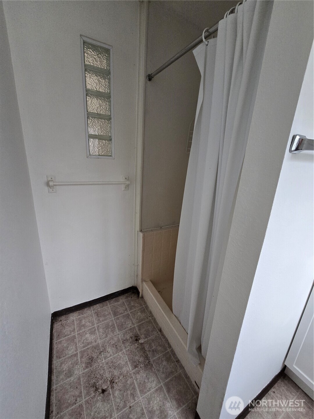 423 LONG Avenue , Kelso, WA 98626