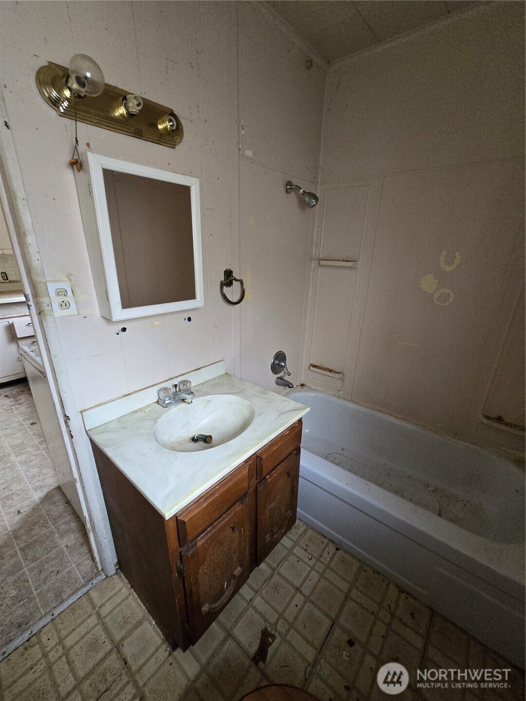 423 LONG Avenue , Kelso, WA 98626