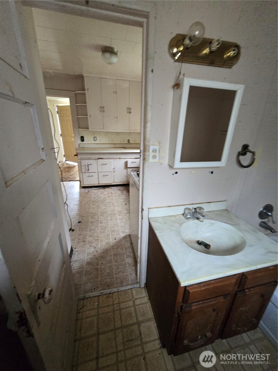 423 LONG Avenue , Kelso, WA 98626