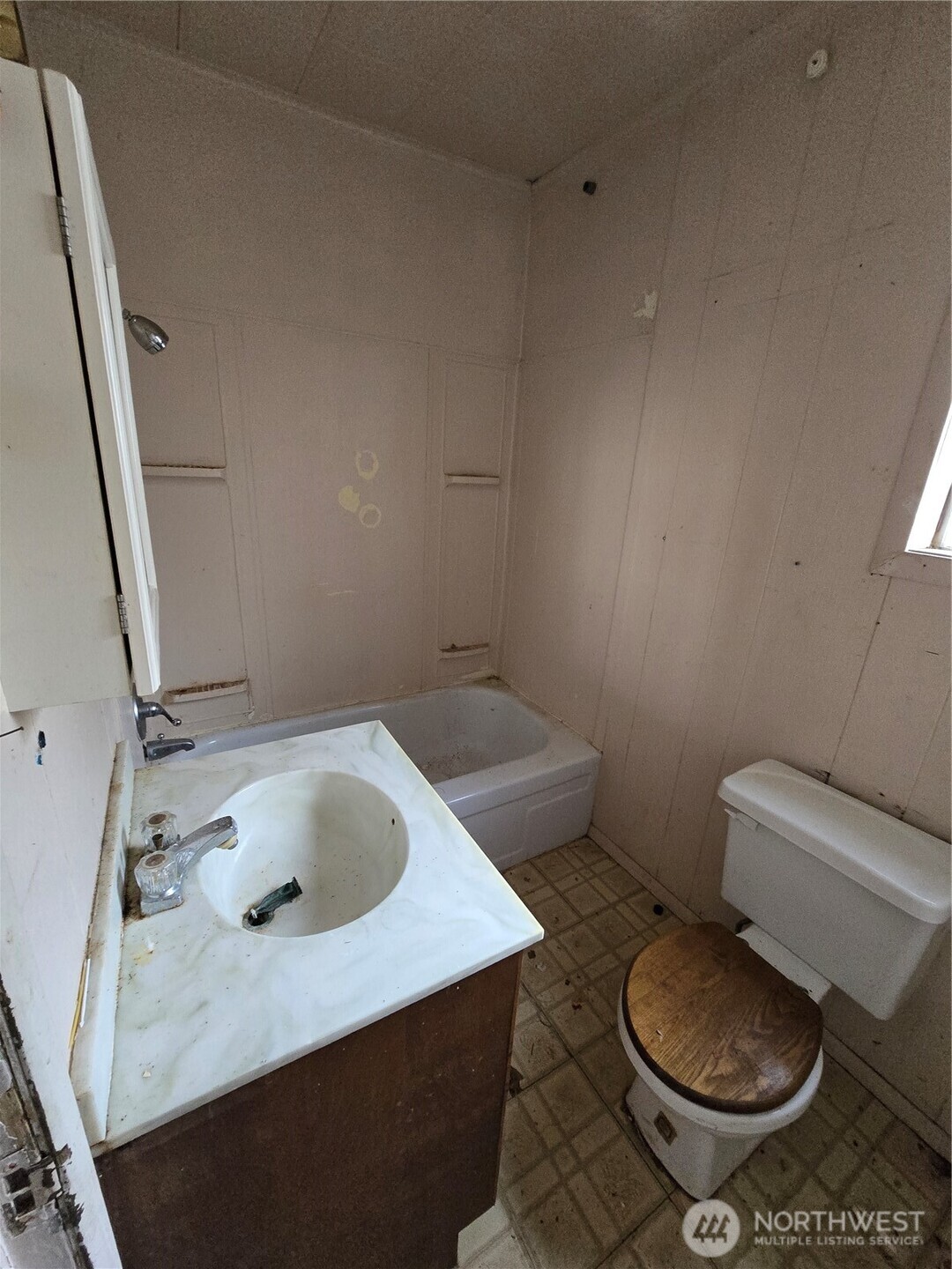 423 LONG Avenue , Kelso, WA 98626