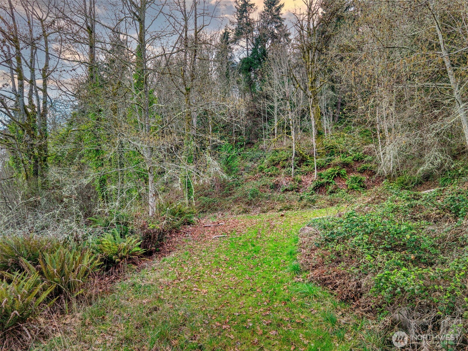 2401 NE Solar View Court , Poulsbo, WA 98345