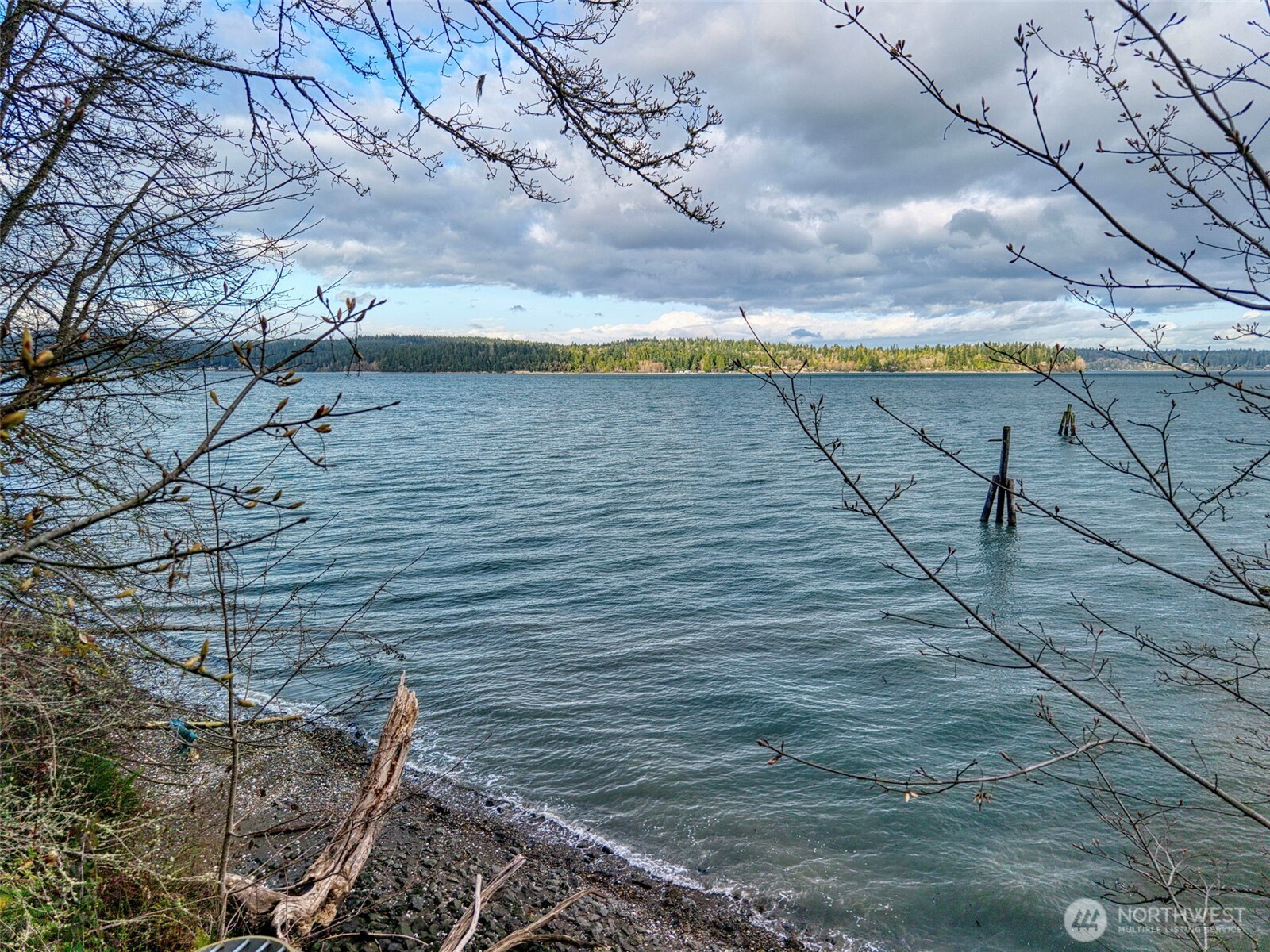 2401 NE Solar View Court , Poulsbo, WA 98345