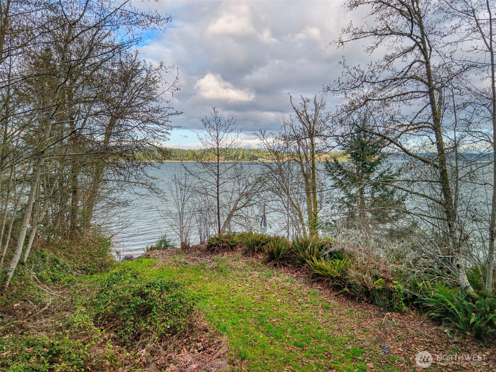 2401 NE Solar View Court , Poulsbo, WA 98345