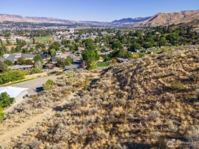1 NNA Skyline Drive , Wenatchee, WA 98801 - Photo 3