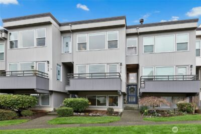 10128 NE 63rd Street , Kirkland, WA 98033