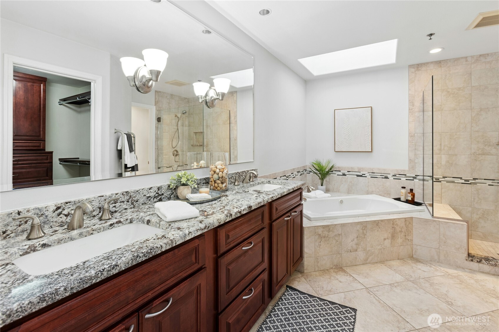 10128 NE 63rd Street , Kirkland, WA 98033