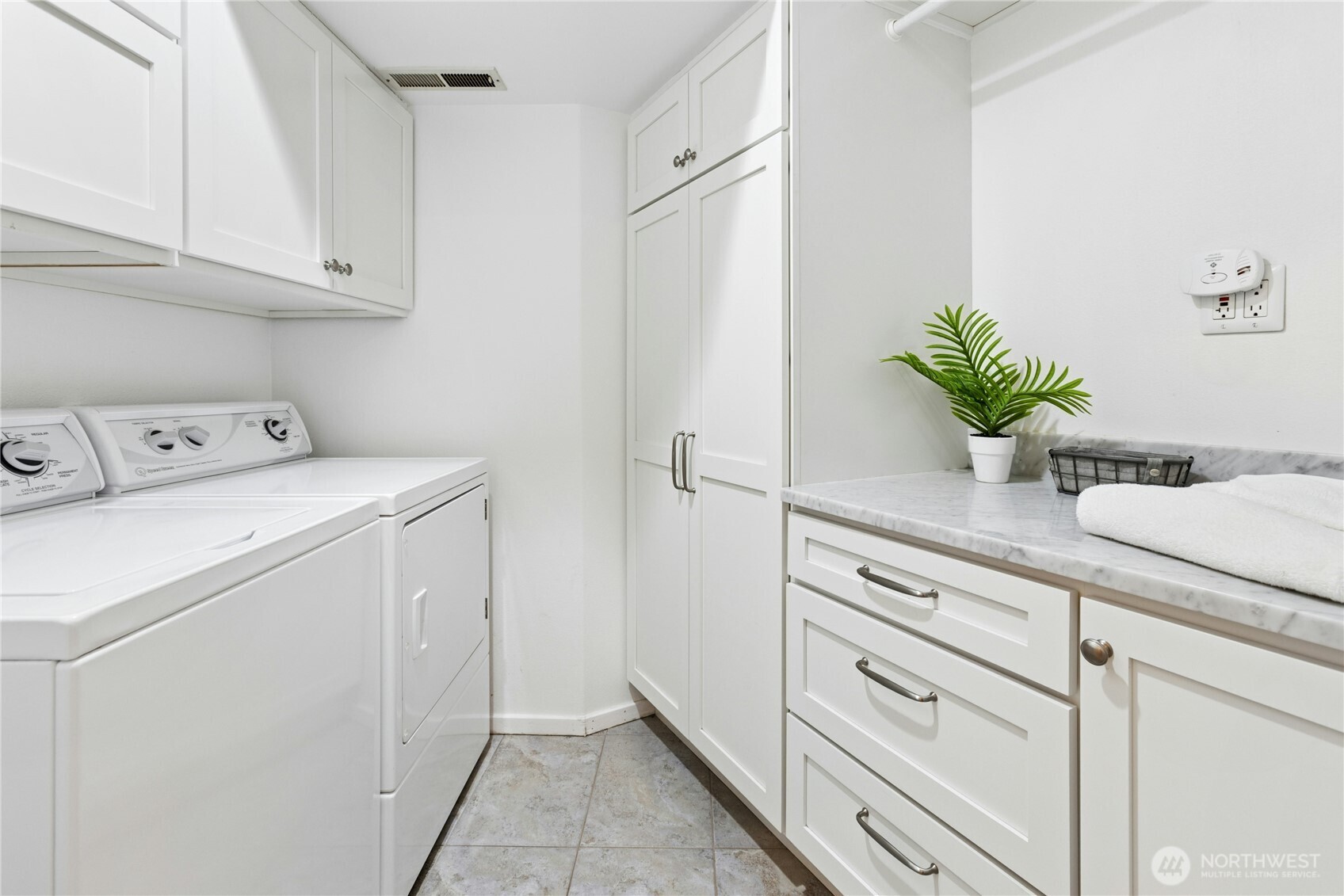 10128 NE 63rd Street , Kirkland, WA 98033