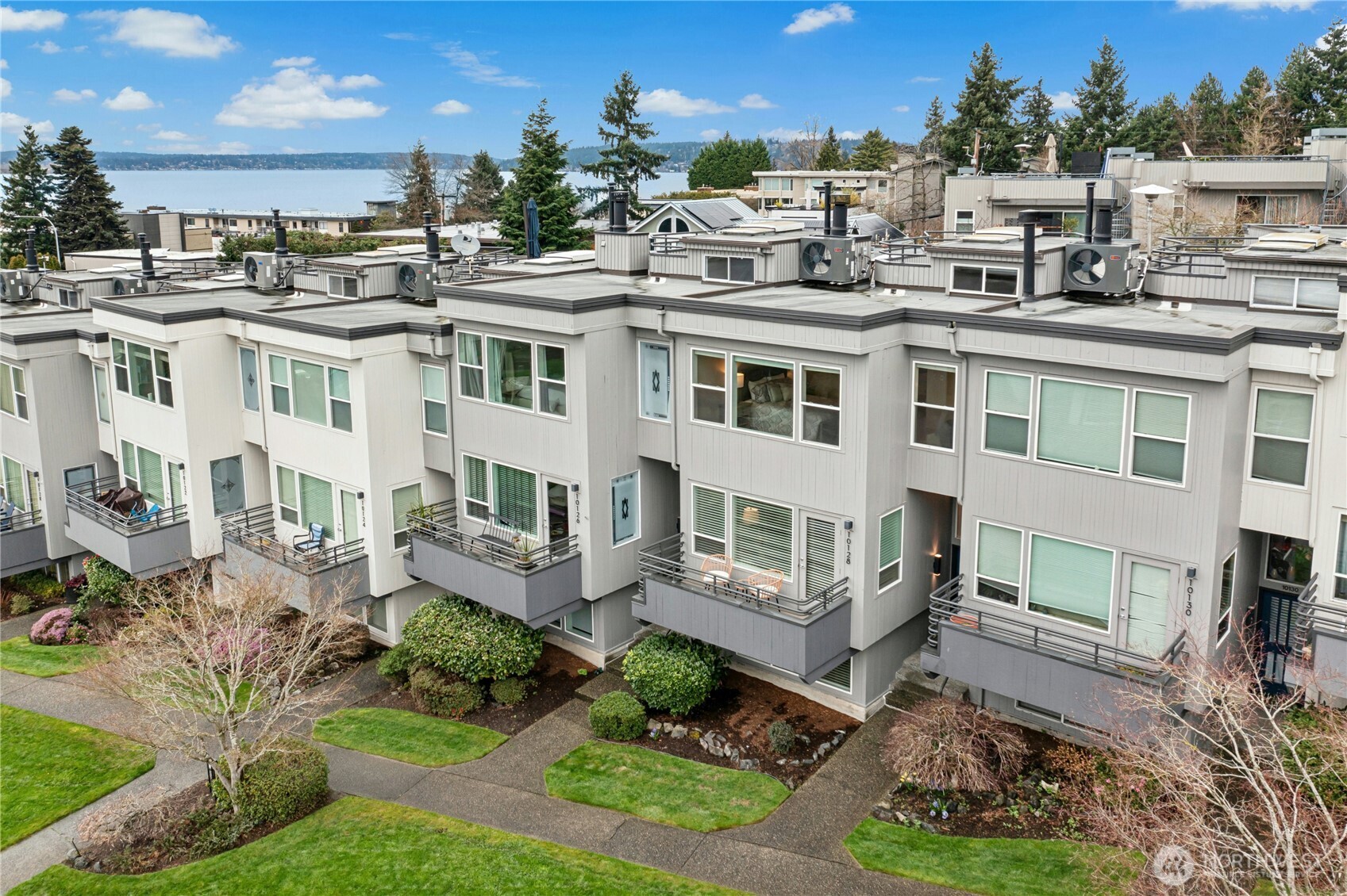 10128 NE 63rd Street , Kirkland, WA 98033