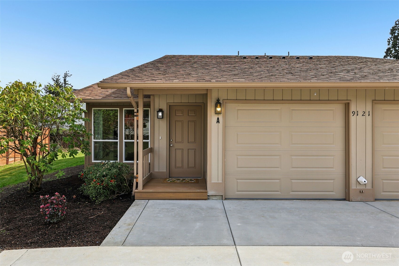 9121 5th Place W #A & B, Everett, WA 98204