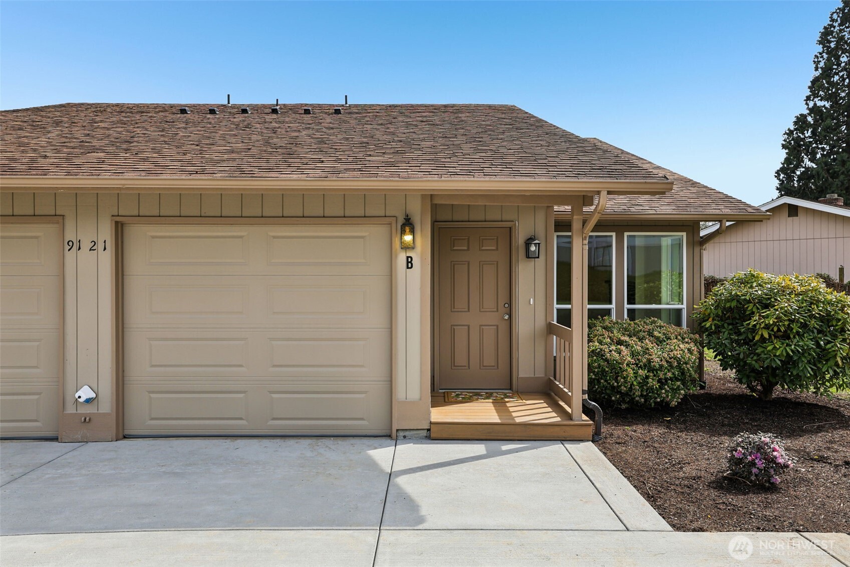 9121 5th Place W #A & B, Everett, WA 98204