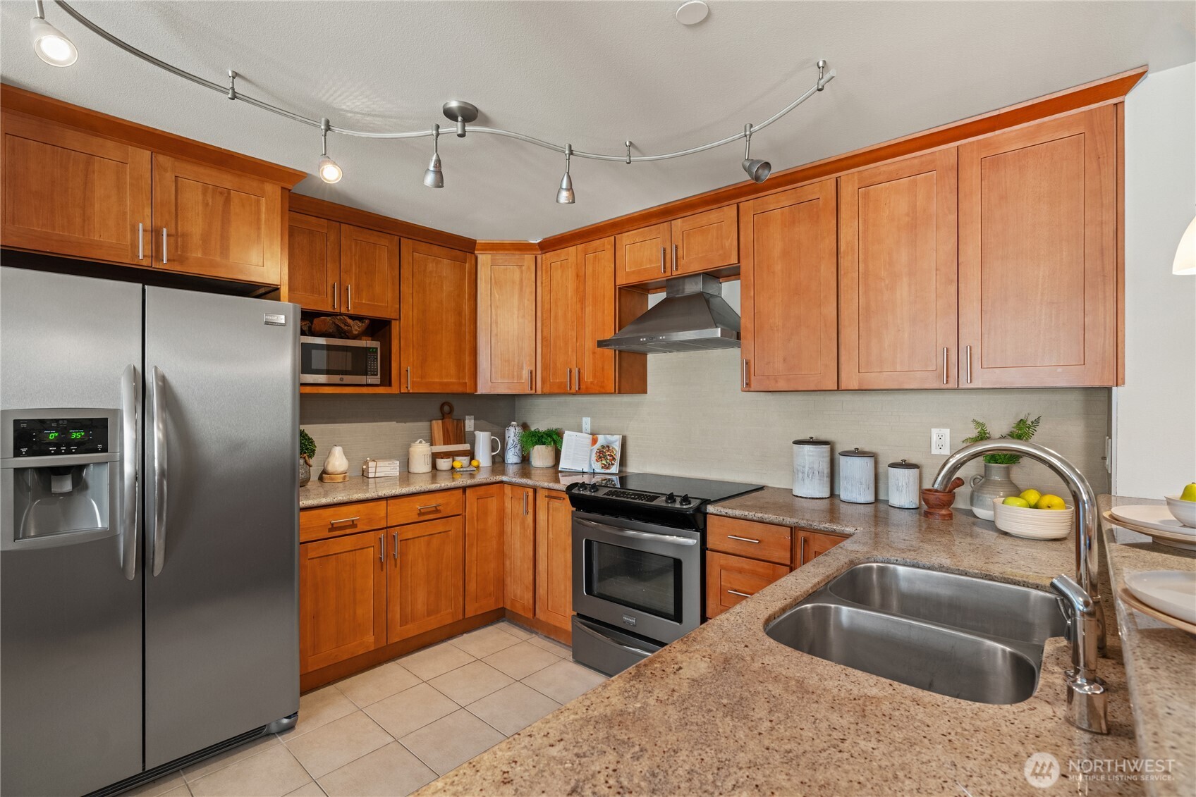 3212 81st Place SE #C301, Mercer Island, WA 98040