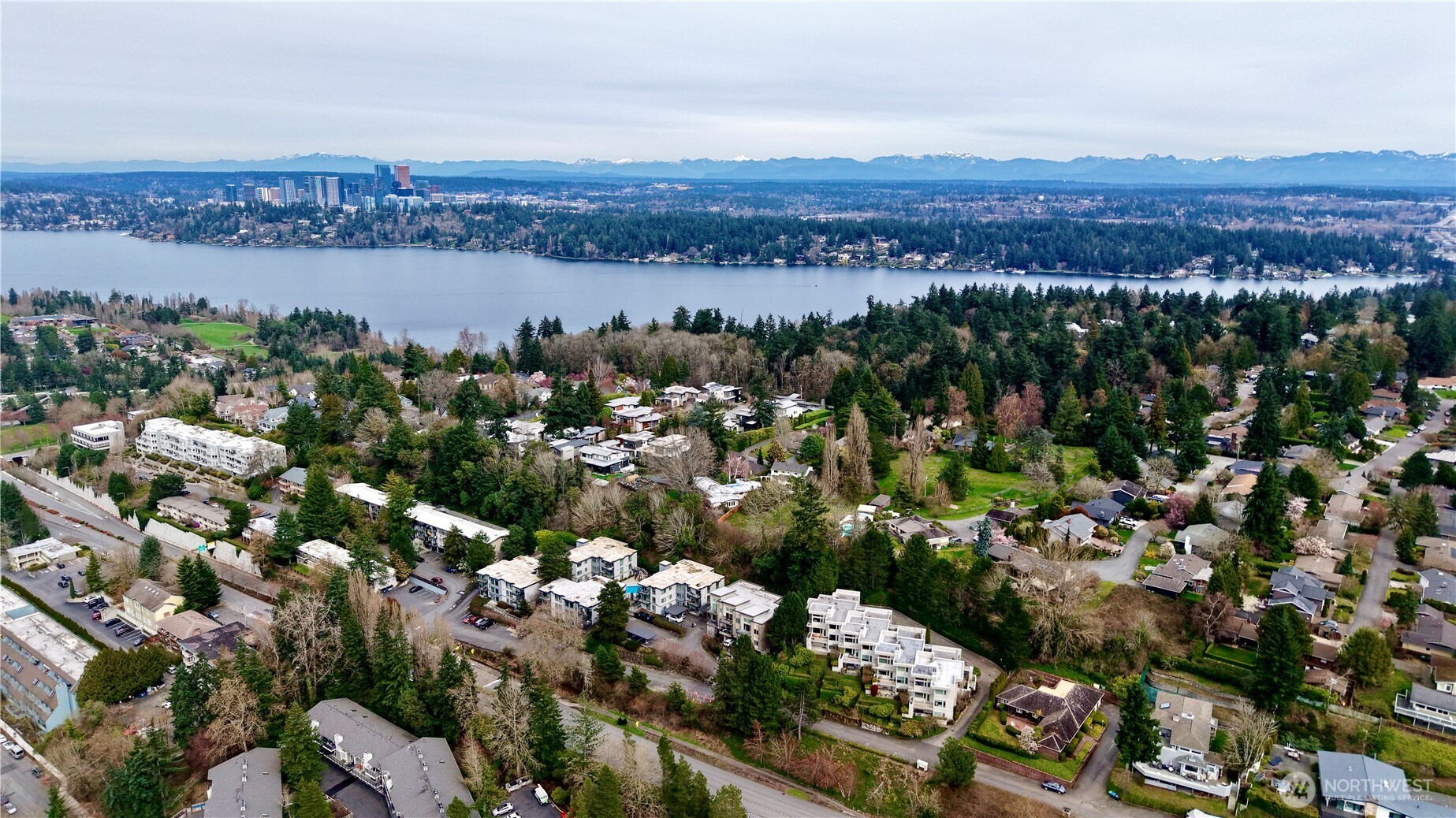 3212 81st Place SE #C301, Mercer Island, WA 98040