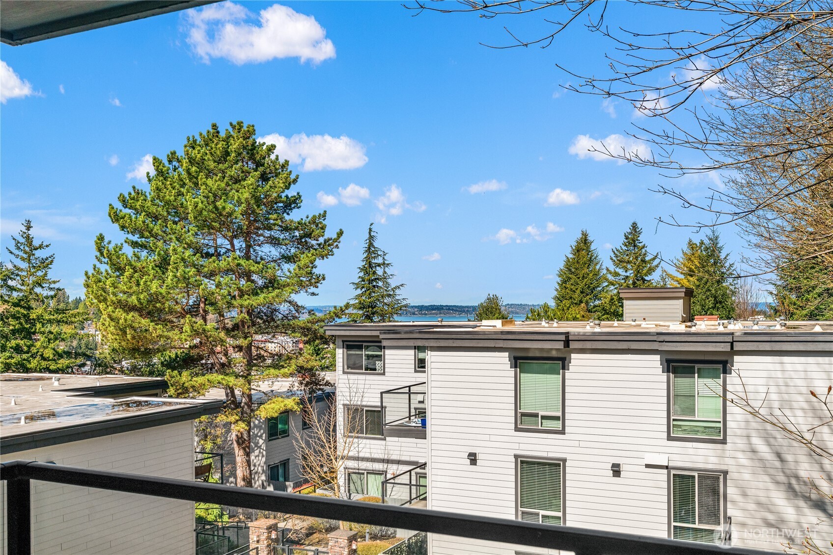 3212 81st Place SE #C301, Mercer Island, WA 98040