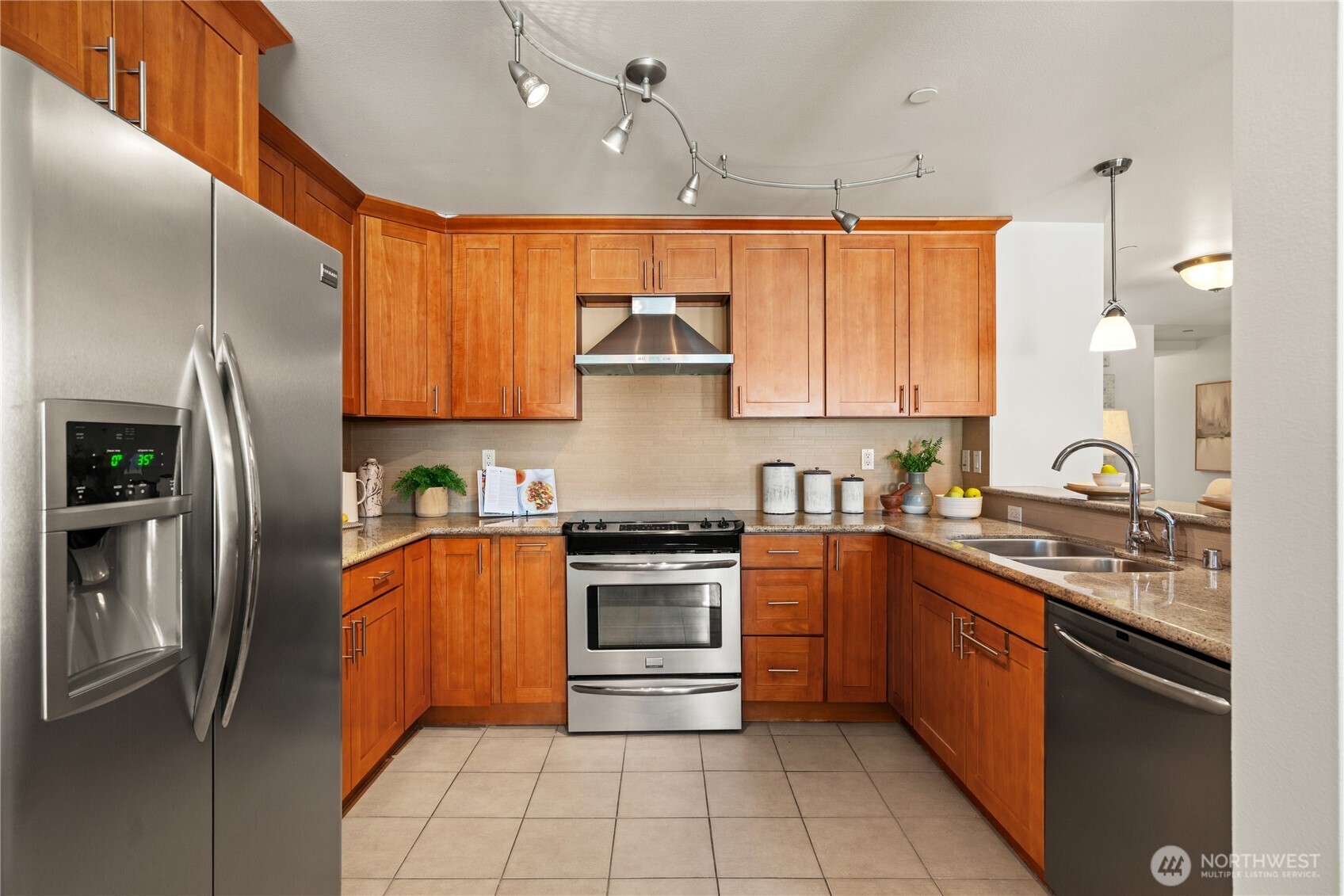 3212 81st Place SE #C301, Mercer Island, WA 98040