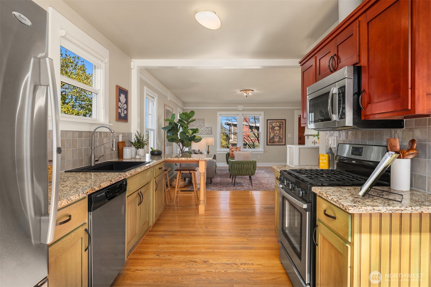 5111 S Hudson Street , Seattle, WA 98118