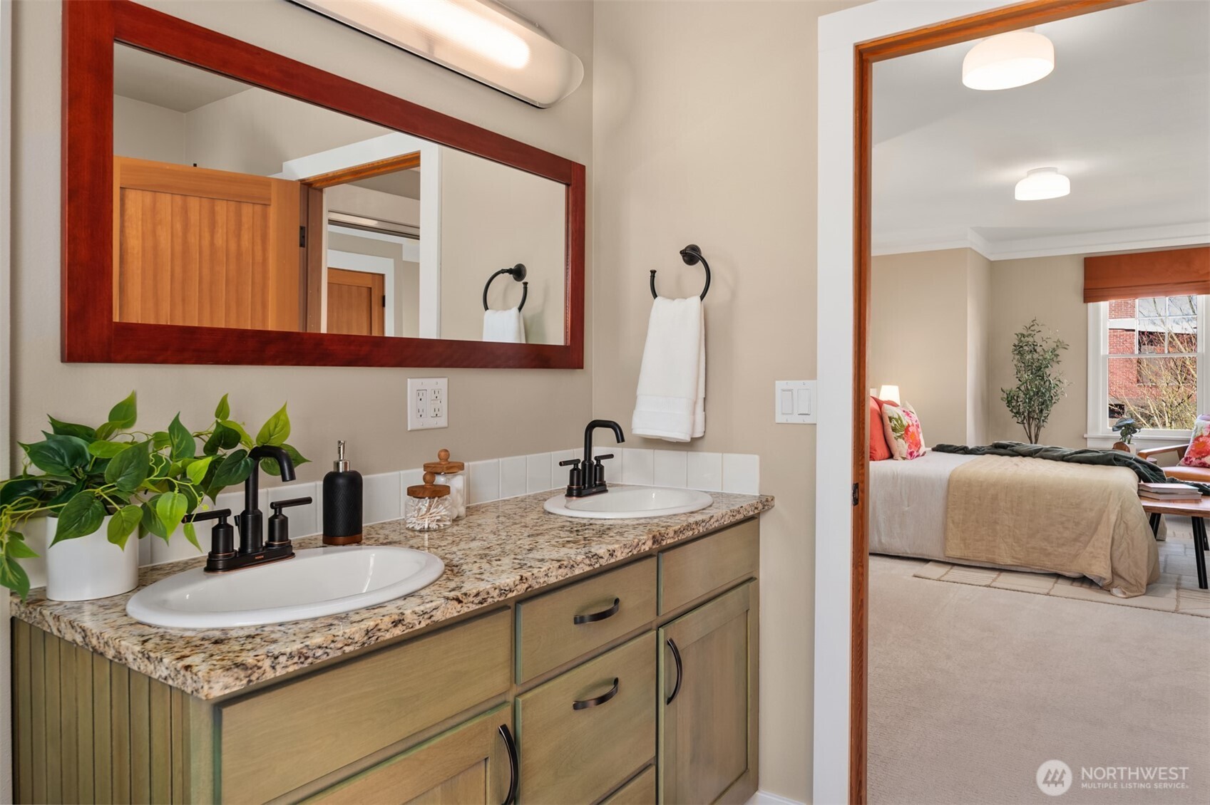 5111 S Hudson Street , Seattle, WA 98118