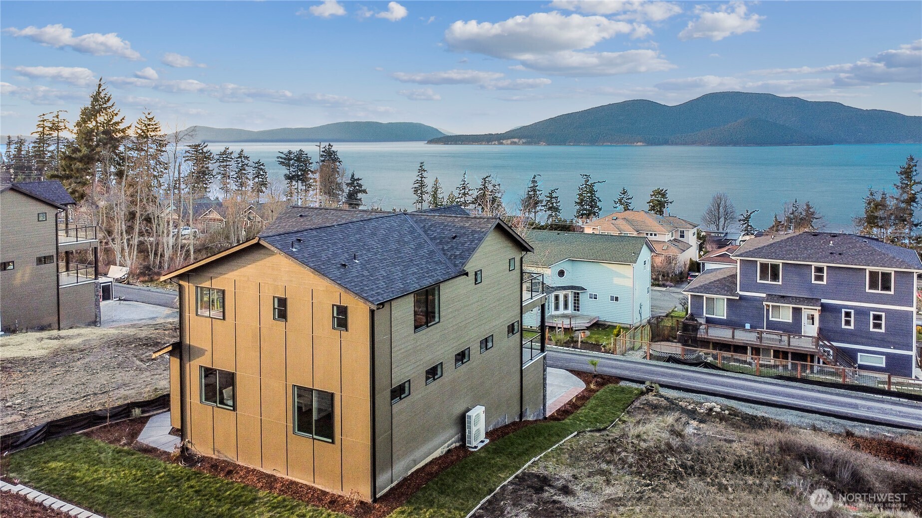 3706 W 3rd Street , Anacortes, WA 98221