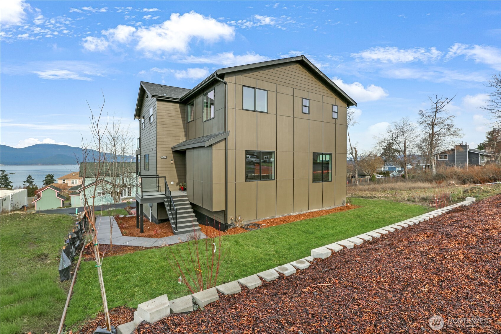 3706 W 3rd Street , Anacortes, WA 98221