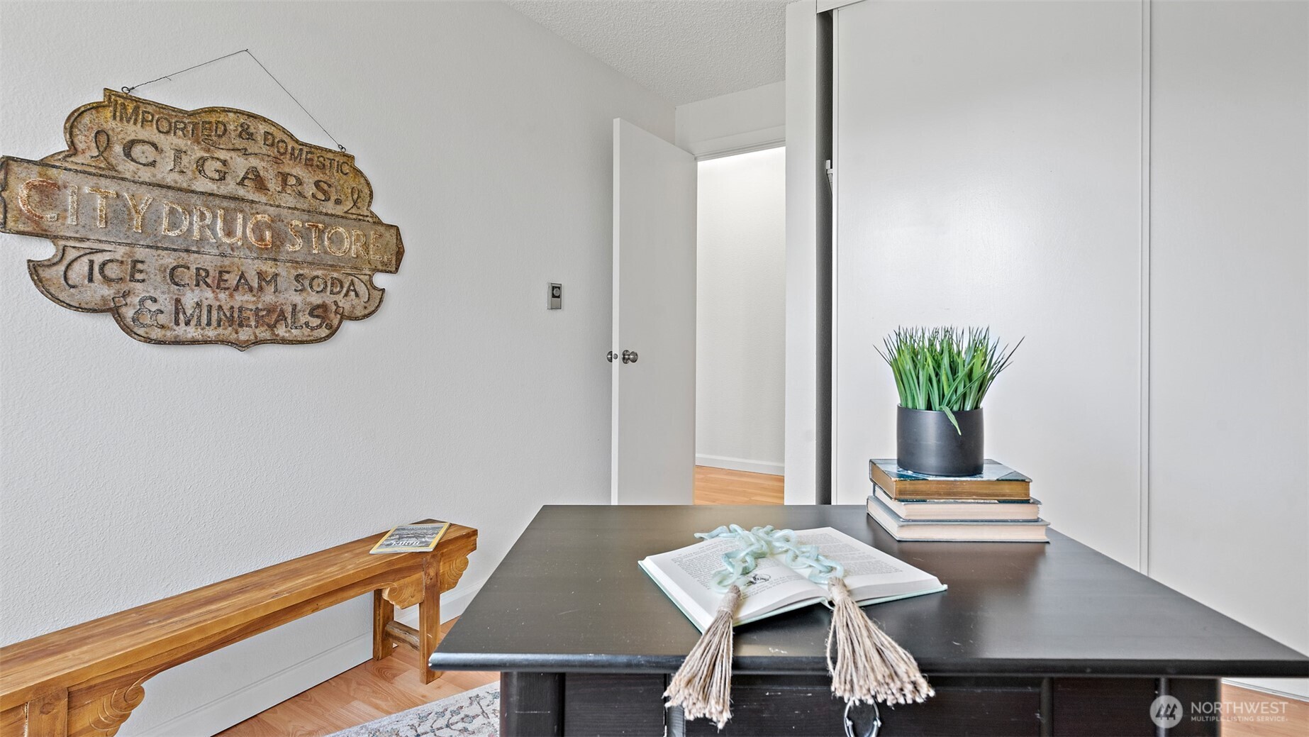 152 SW 200th Street , Normandy Park, WA 98166