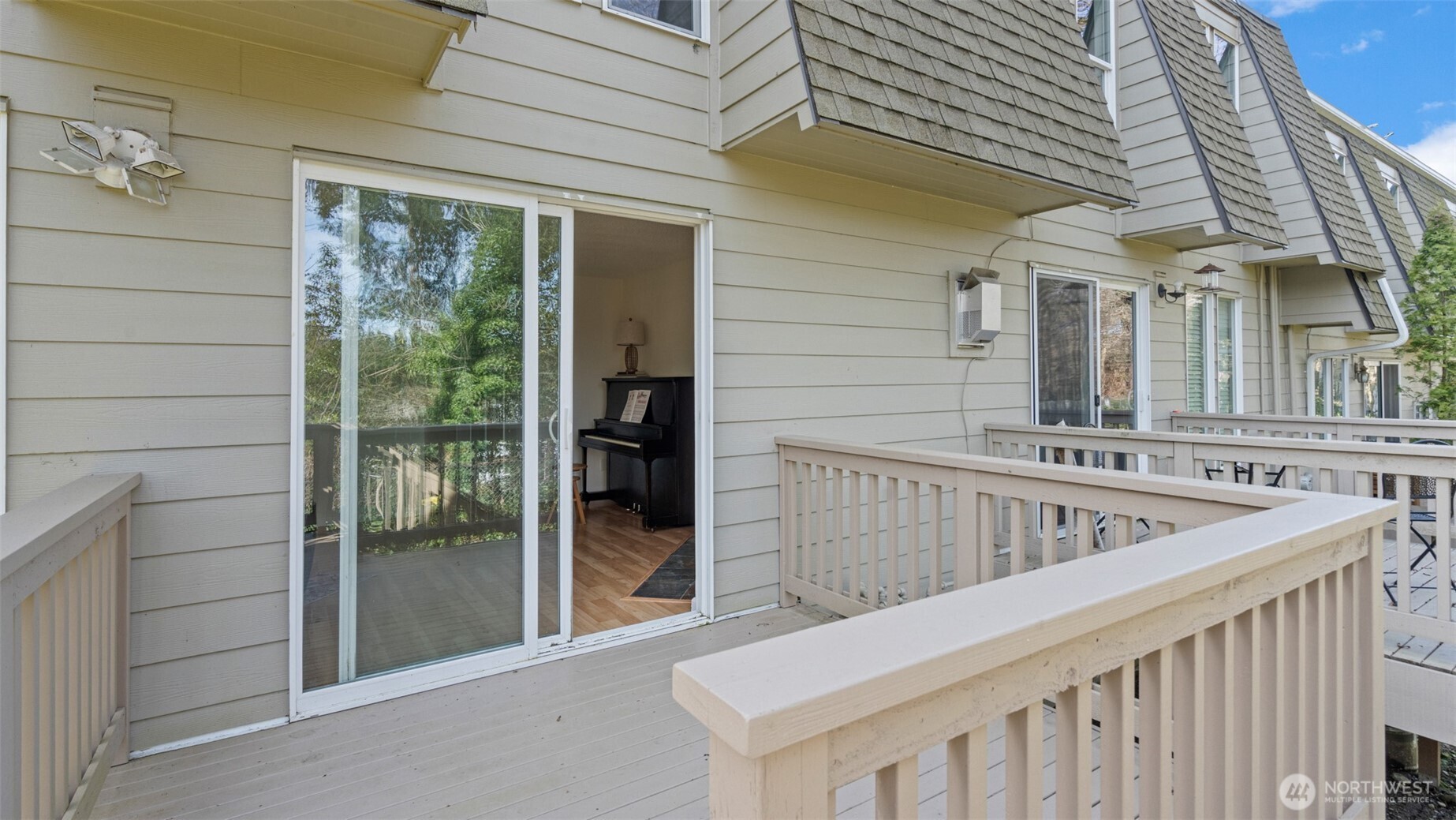 152 SW 200th Street , Normandy Park, WA 98166