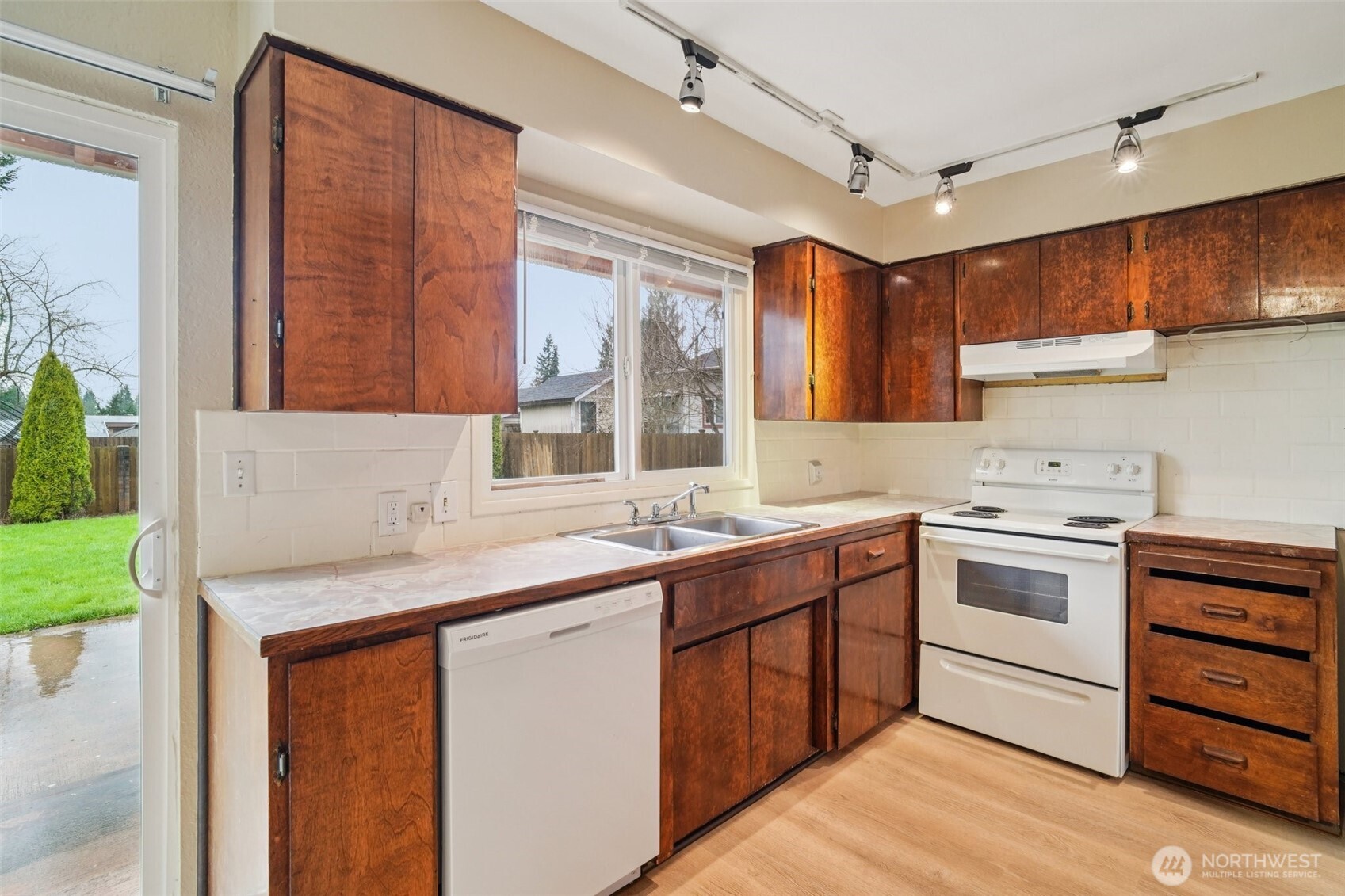22404 58th Avenue W, Mountlake Terrace, WA 98043-3802