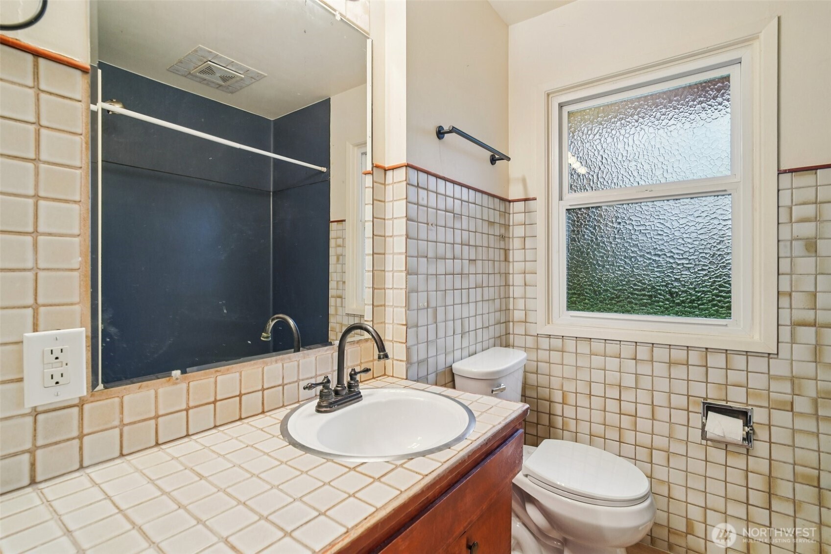 22404 58th Avenue W, Mountlake Terrace, WA 98043-3802