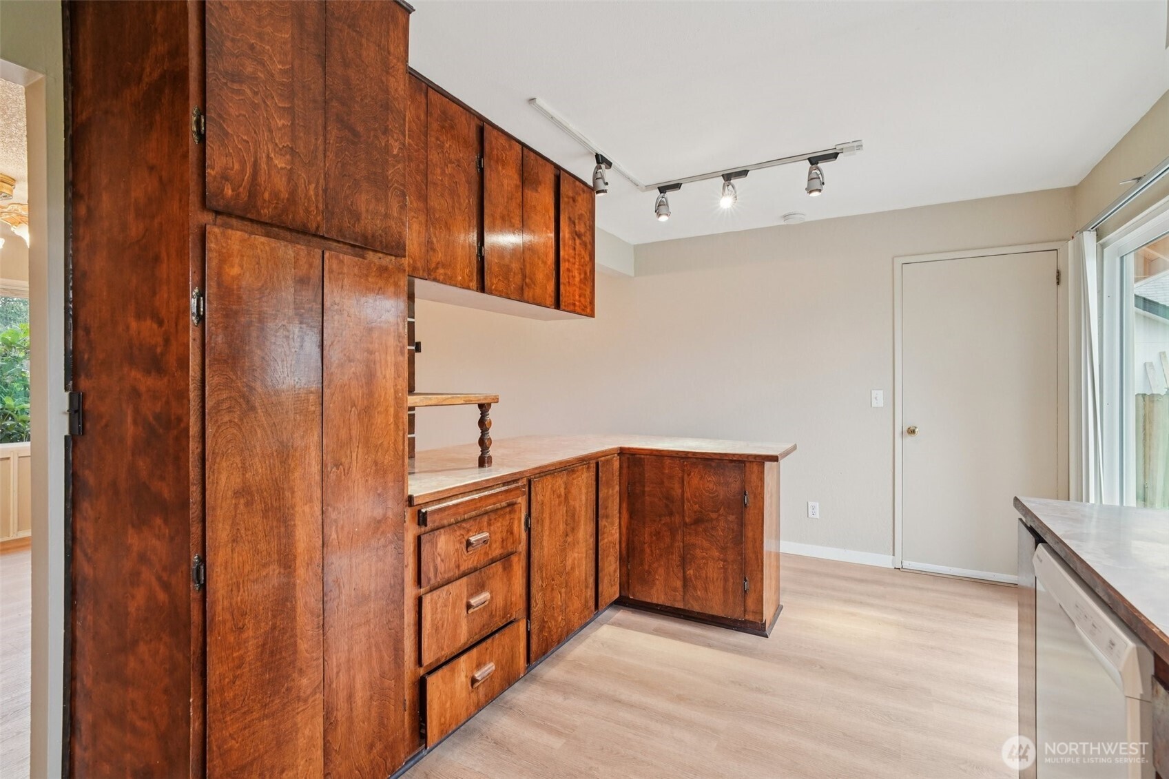 22404 58th Avenue W, Mountlake Terrace, WA 98043-3802