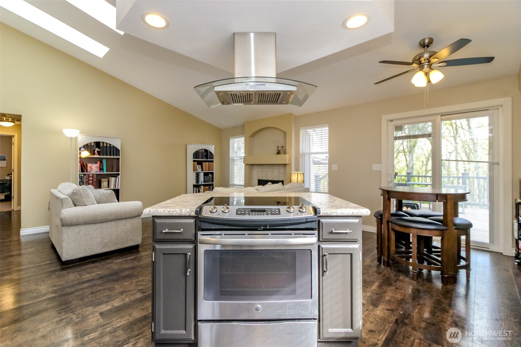 609 Cherry Street E, Tacoma, WA 98445