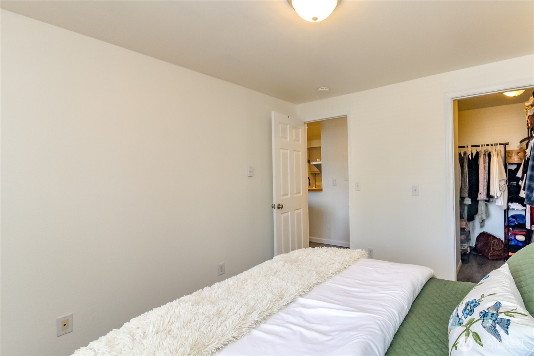 22810 30th Avenue S #C203, Des Moines, WA 98198
