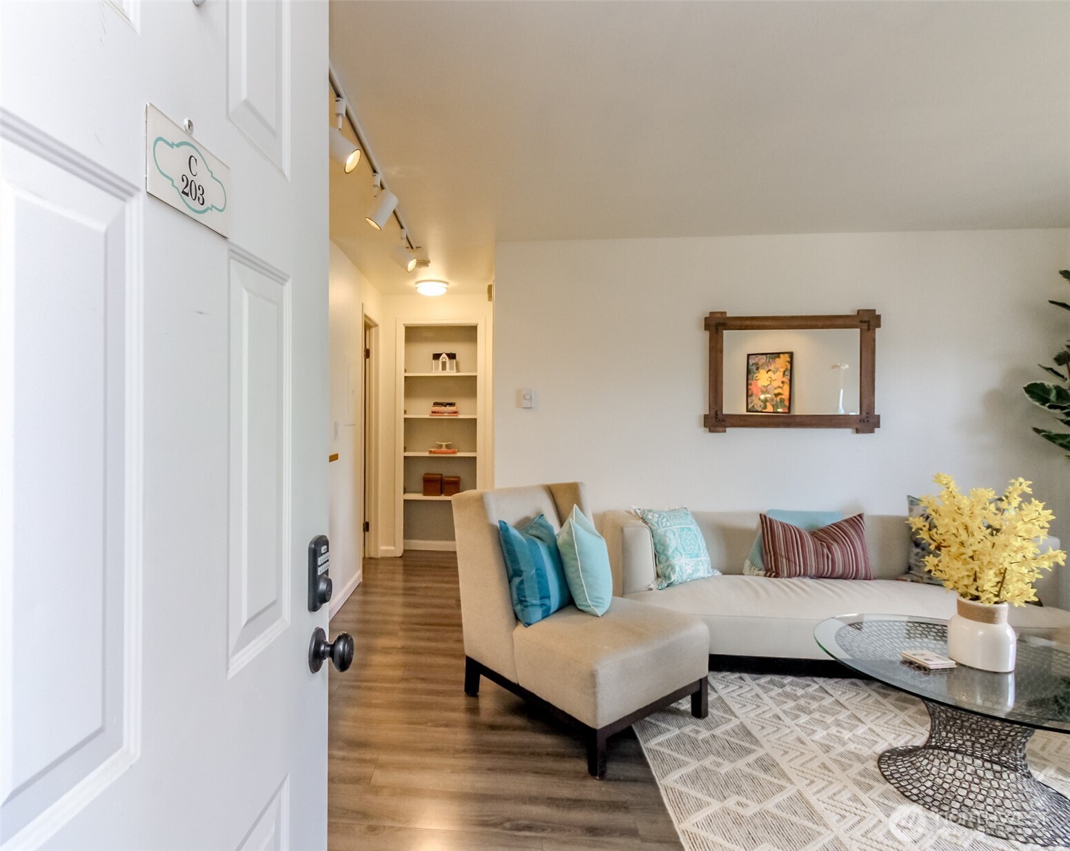 22810 30th Avenue S #C203, Des Moines, WA 98198