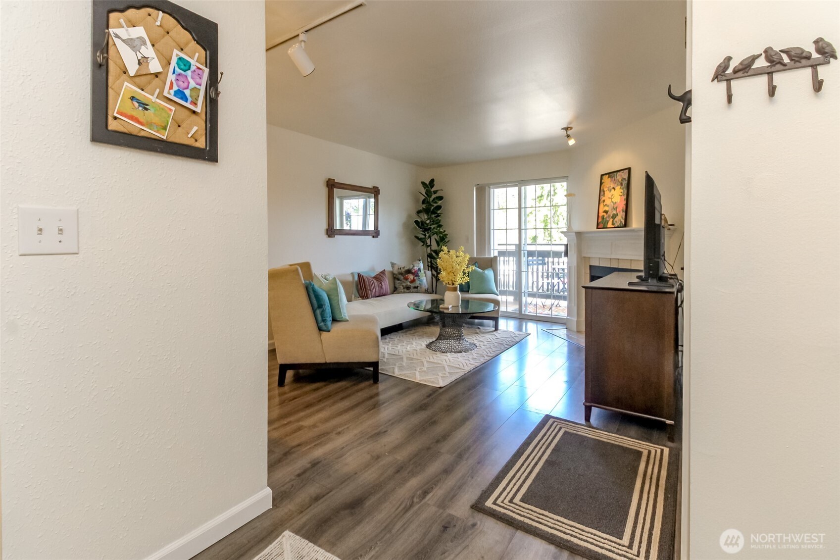 22810 30th Avenue S #C203, Des Moines, WA 98198