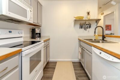 22810 30th Avenue S #C203, Des Moines, WA 98198 - Photo 9